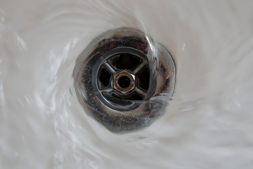 clogged drain can smell